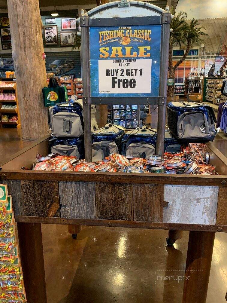 Bass Pro Shops-Tracker Marine - Prattville, AL