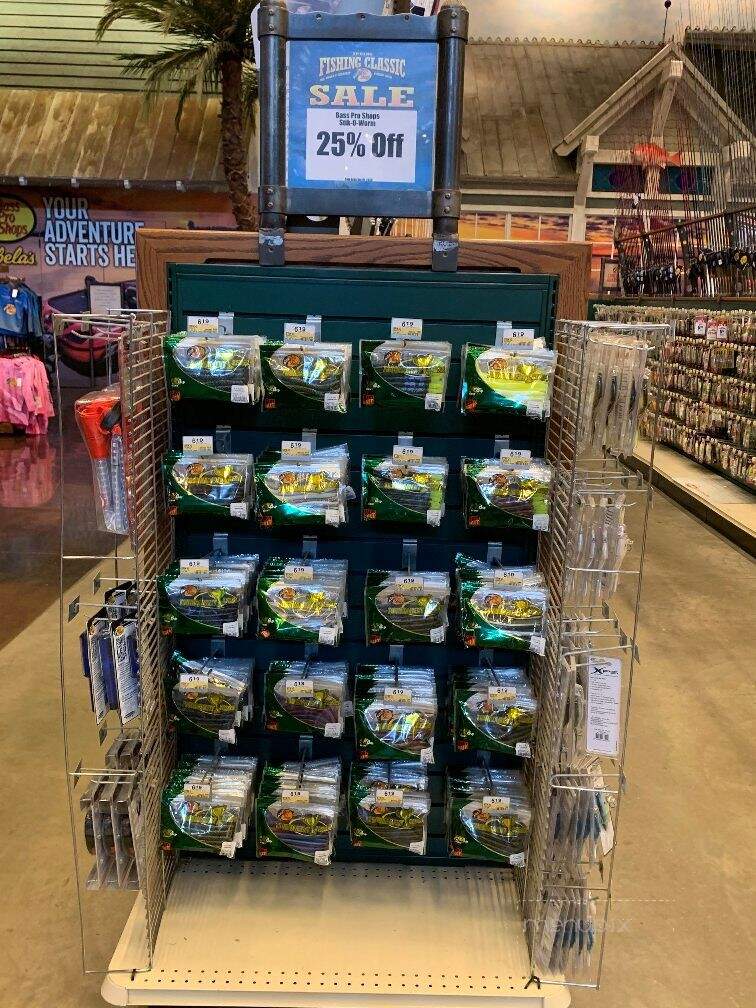 Bass Pro Shops-Tracker Marine - Prattville, AL